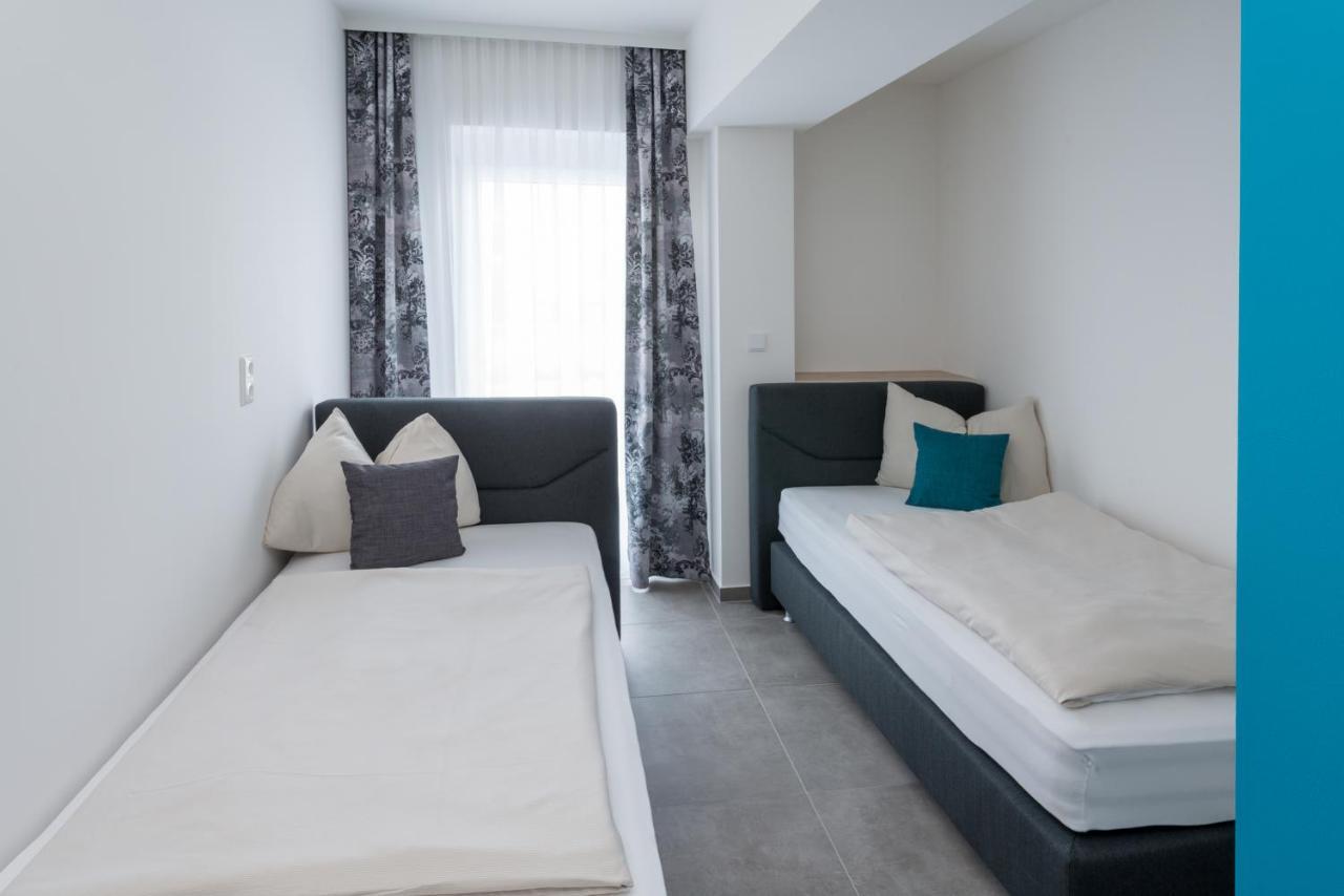 Motel24Seven Брук-ан-дер-Мур Экстерьер фото